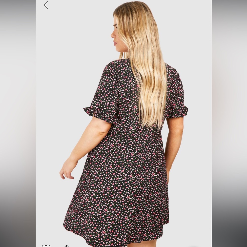 PLUS DITSY FLORAL RUFFLE SMOCK DRESS – SIZE 24 – BOOHOO PLUS - Picture 2 of 4